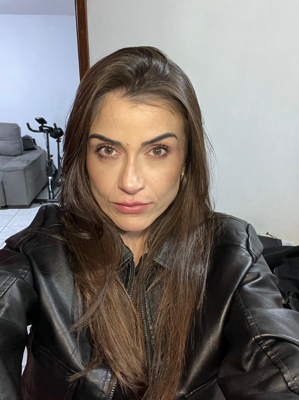 Cintia Valeria de Oliveira Narlock da Silva